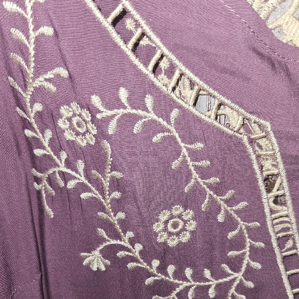 Solitaire Plum Tunic with Intricate White Embroidered Detailing - Picture 4 of 9